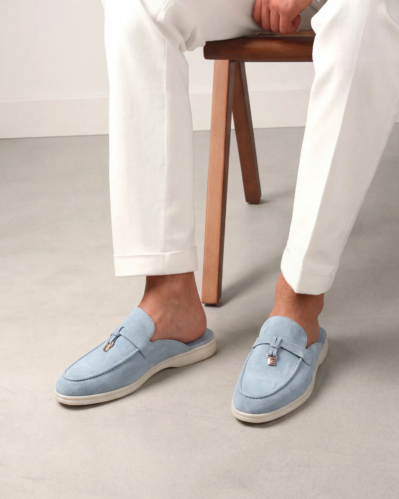 Himmelblauer Wildleder-Mule im mediterranen Stil Maja