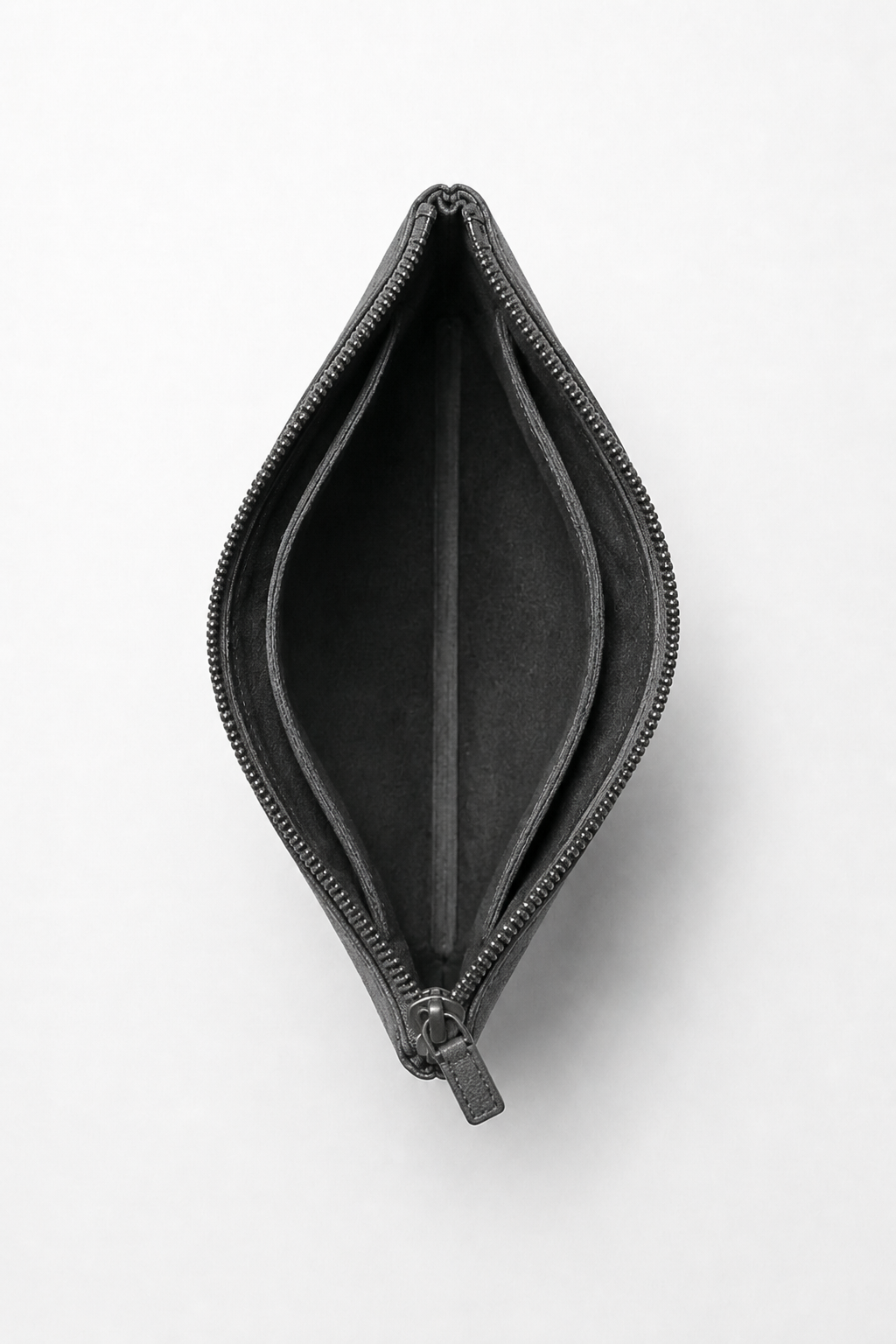 Alcantara Clutch Bag Dunkelgrau Maja