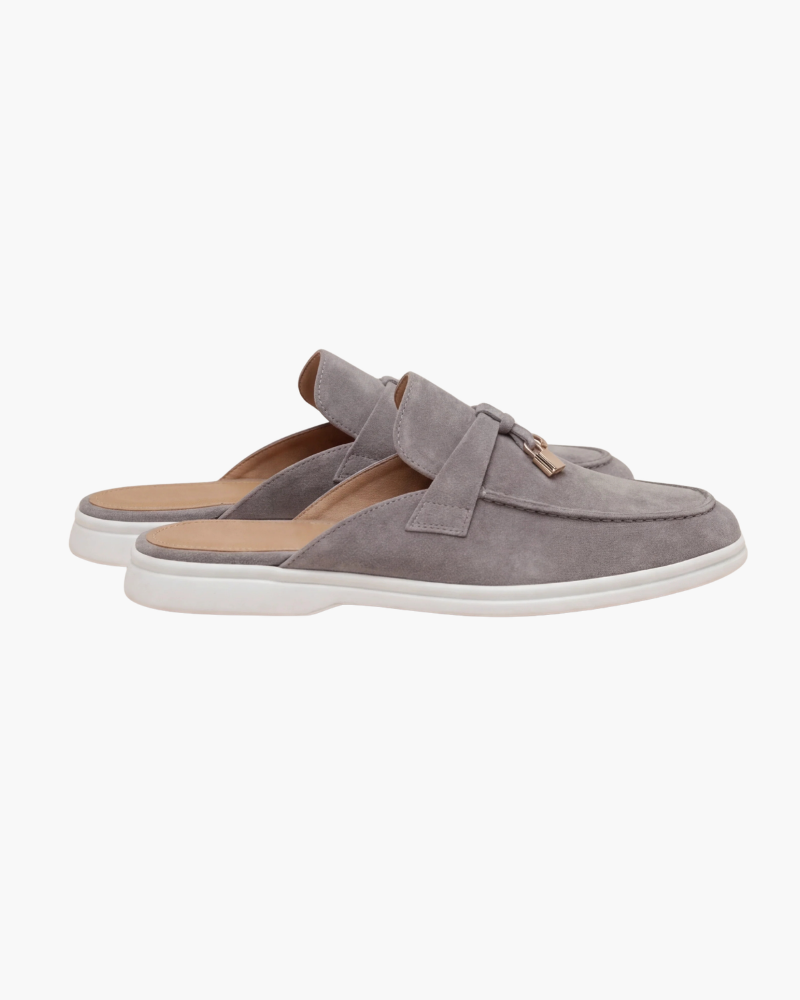 Hellgraue Wildleder-Mule im mediterranen Stil Maja