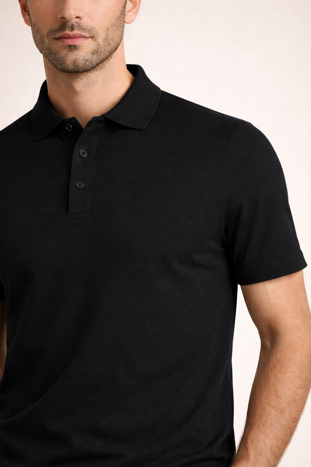 Verfeinertes Polo Schwarz Maja